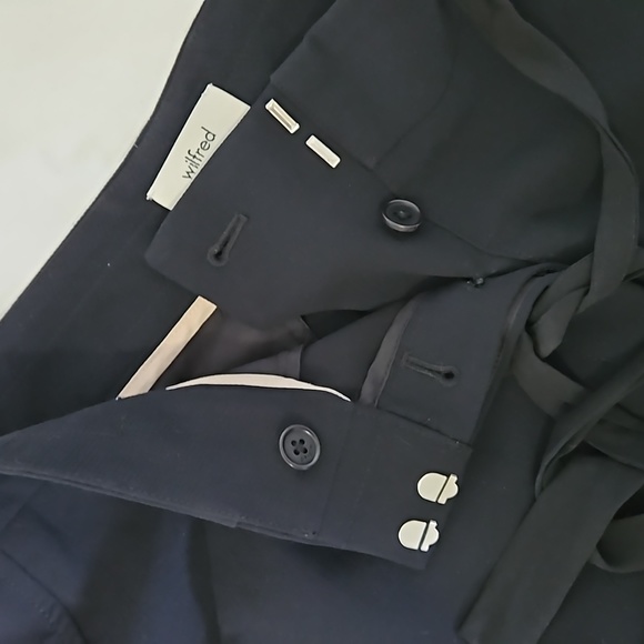 Aritzia Wilfred Black Cropped Pants - Picture 2 of 4